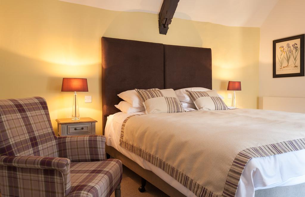 The Crown Hotel Shipton under Wychwood Szoba fotó