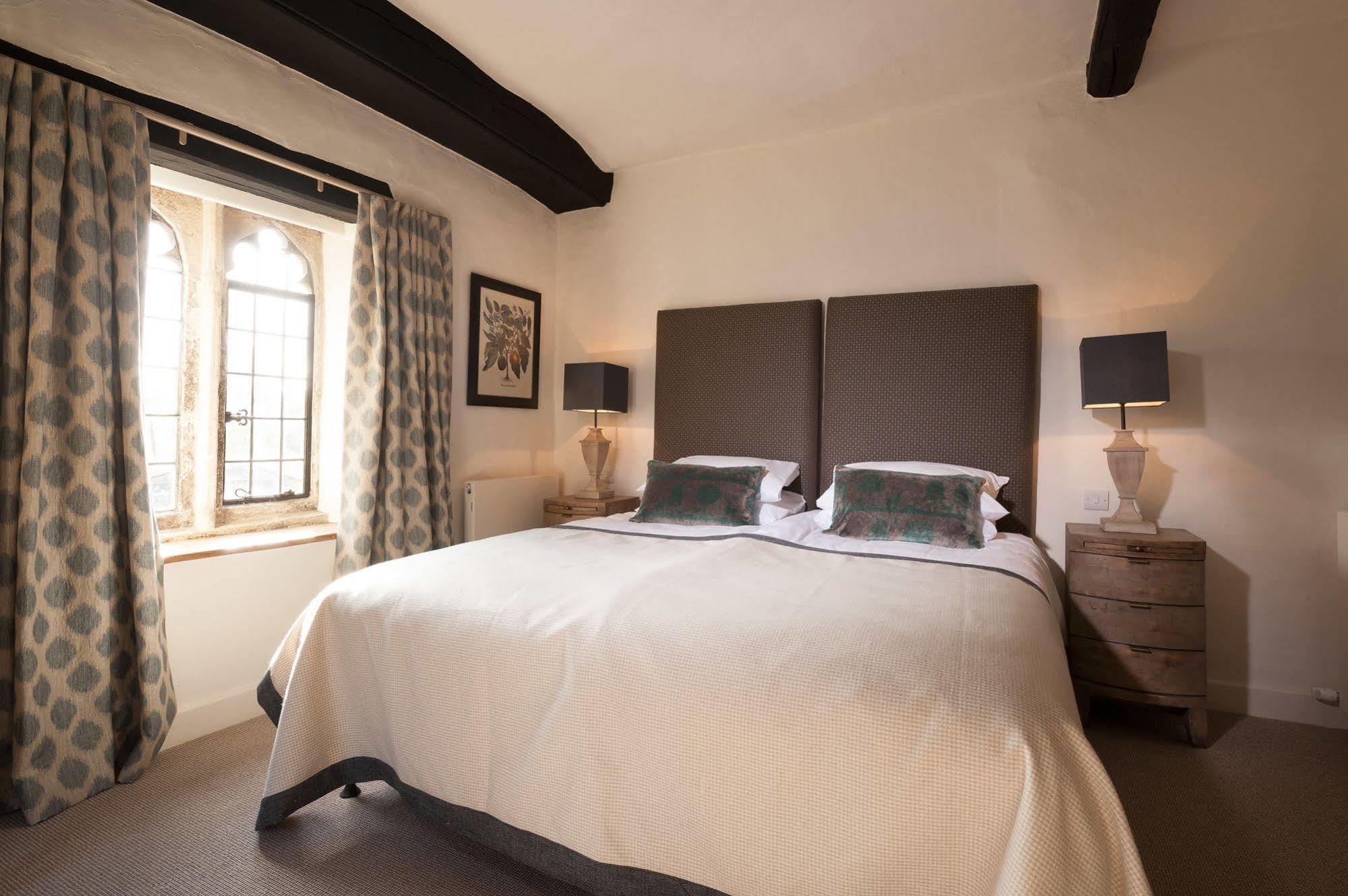 The Crown Hotel Shipton under Wychwood Kültér fotó